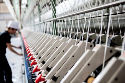 發改委:1-6月輕工10類商品零售總額32399.8億元 同比增長23.6%